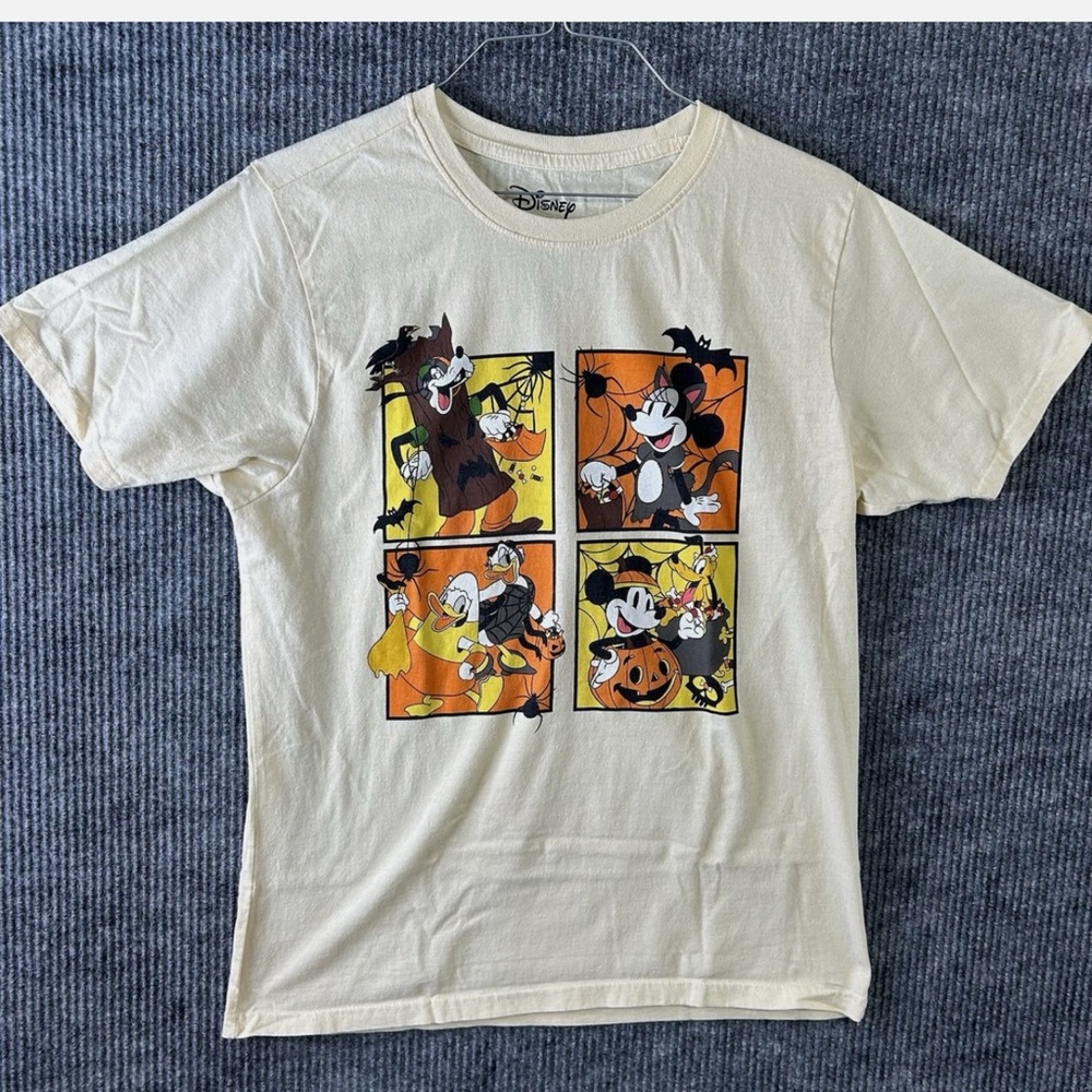 Disney Cream Halloween Graphic Tee